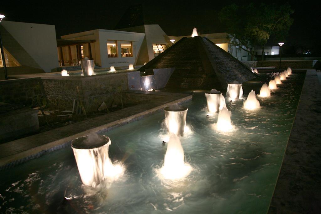 Sentosa Resorts & Water Park Chinchvad Екстер'єр фото