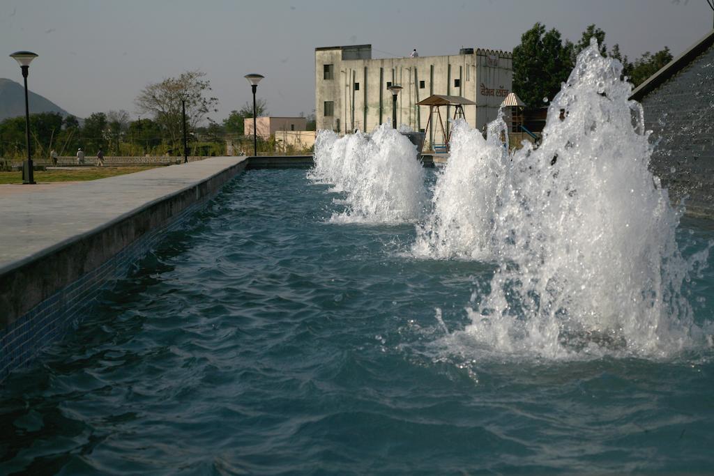 Sentosa Resorts & Water Park Chinchvad Екстер'єр фото