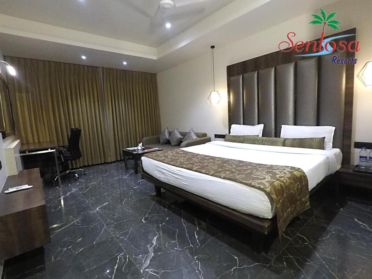 Sentosa Resorts & Water Park Chinchvad Екстер'єр фото