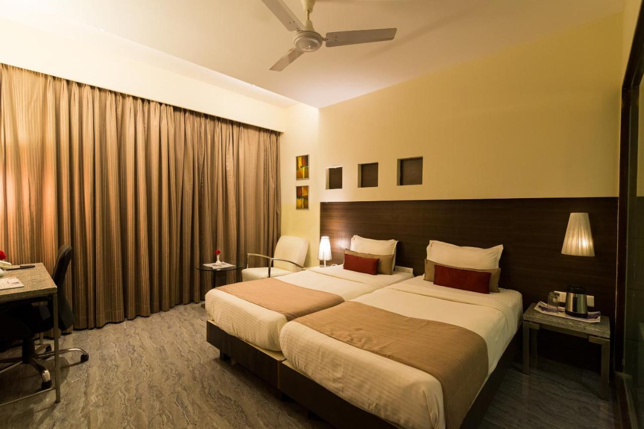 Sentosa Resorts & Water Park Chinchvad Екстер'єр фото